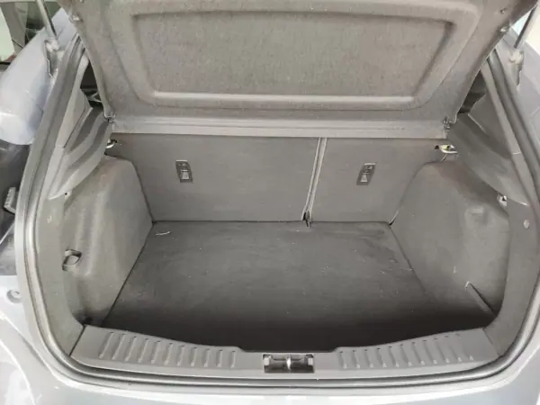 Ford Focus 2015 - 20500 EUR, 125550 km - AUTO.MOTO.pt - 125550km - foto 16 de 40