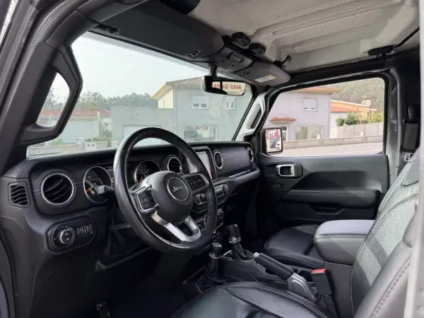 Jeep Wrangler Unlimited 2019 - 70000 EUR, 88541 km - AUTO.MOTO.pt - 88541km - foto 6 de 17