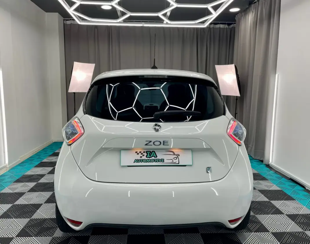 Renault Zoe 2015 - 8250 EUR, 19000 km - AUTO.MOTO.pt - 19000km - foto 6 de 12