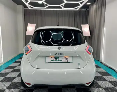 Renault Zoe 2015 - 8250 EUR, 19000 km - AUTO.MOTO.pt - 19000km - foto 6 de 12