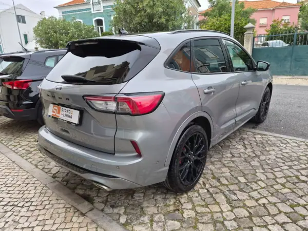 Ford Kuga 2023 - 21000 EUR, 56502 km - AUTO.MOTO.pt - 56502km - foto 10 de 34