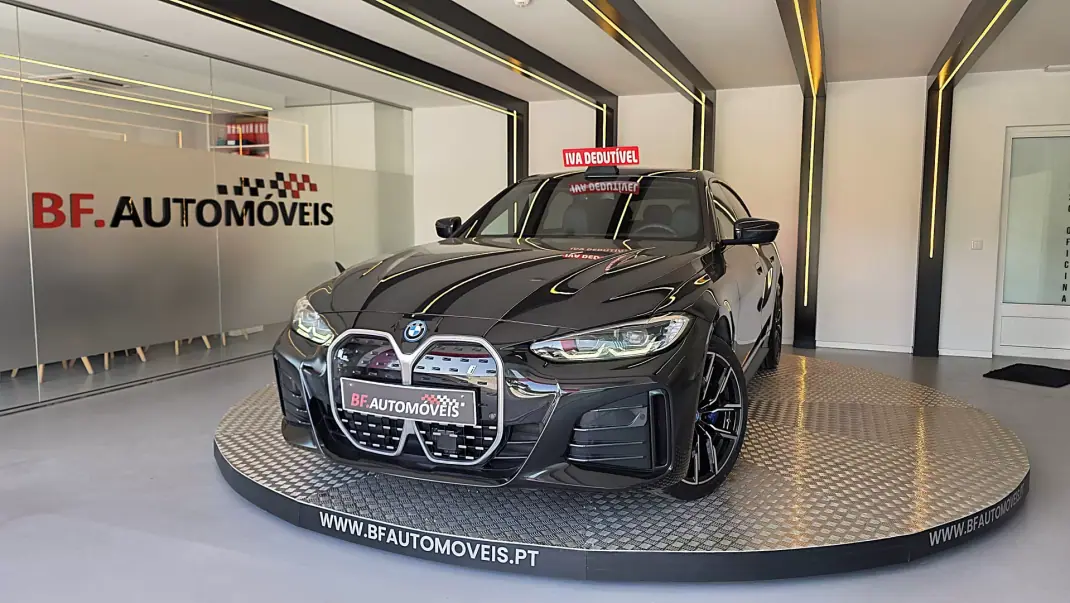 BMW i4 2022 - 38900 EUR, 61219 km - AUTO.MOTO.pt - 61219km - foto 1 de 58