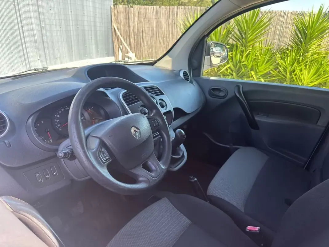 Renault KANGOO 1.5DCI 3L C/IVA 2019 - 9990 EUR, 175000 km - AUTO.MOTO.pt - 175000km - foto 4 de 17