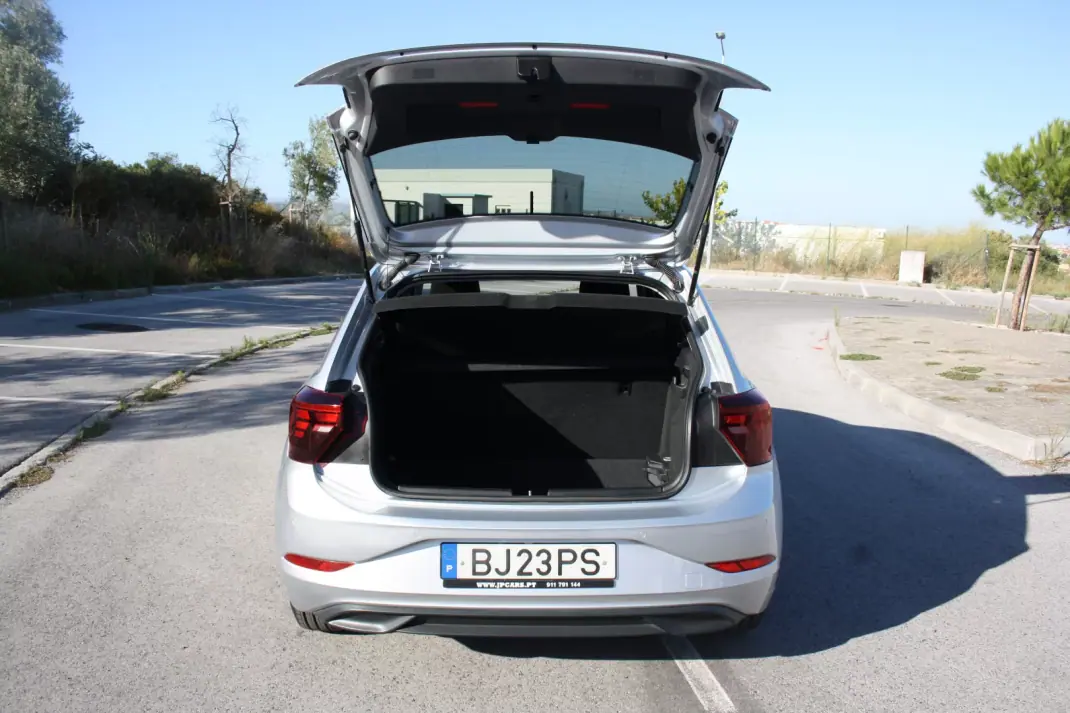 Volkswagen Polo 2024 - 19750 EUR, 48282 km - 48282km - foto 5 de 12
