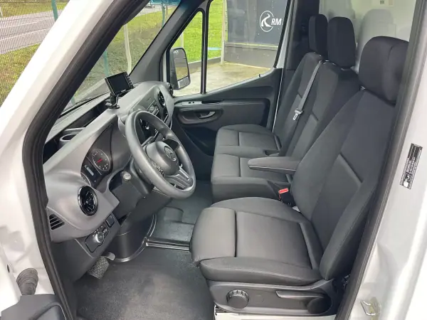 Mercedes-Benz Sprinter 515 CDI Contentor + Plataforma Elevatória 2023 - 49750 EUR, 54000 km - AUTO.MOTO.pt - 54000km - foto 17 de 33