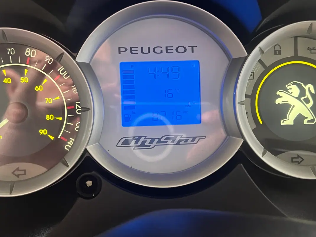 Peugeot Citystar 2011 - 2500 EUR, 8216 km - AUTO.MOTO.pt - 8216km - foto 5 de 6