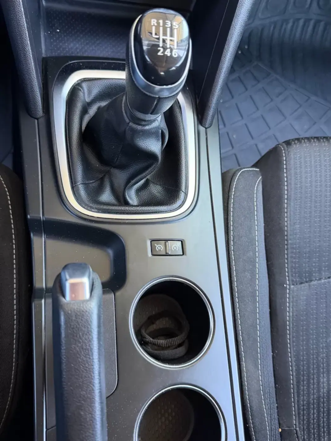 Renault Mégane Sport Tourer 2017 - 9650 EUR, 196121 km - AUTO.MOTO.pt - 196121km - foto 18 de 22