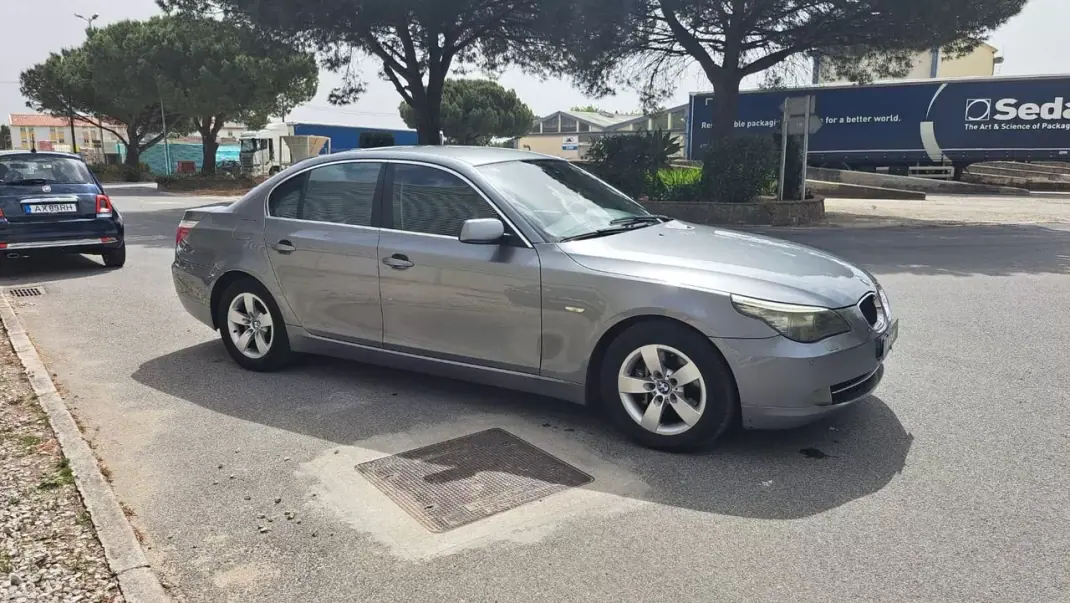 BMW 520 2008 - 8890 EUR, 322077 km - AUTO.MOTO.pt - 322077km - foto 4 de 41