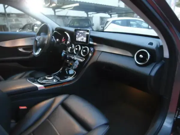 Mercedes-Benz C 180 2017 - 24900 EUR, 141265 km - AUTO.MOTO.pt - 141265km - foto 35 de 40
