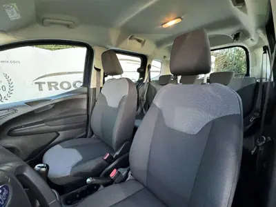 Ford Tourneo Courier 2017 - 9990 EUR, 168856 km - AUTO.MOTO.pt - 168856km - foto 42 de 47