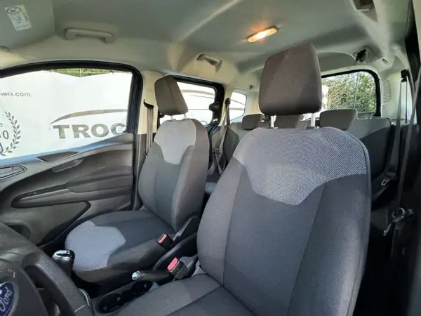 Ford Tourneo Courier 2017 - 9990 EUR, 168856 km - AUTO.MOTO.pt - 168856km - foto 42 de 47