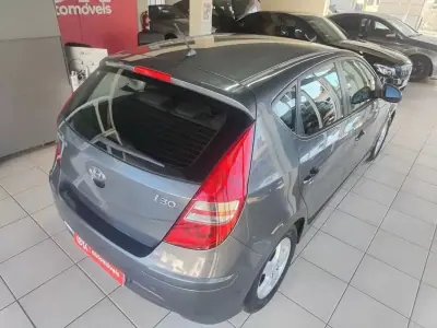 Hyundai i30 2011 - 7250 EUR, 112000 km - AUTO.MOTO.pt - 112000km - foto 5 de 35