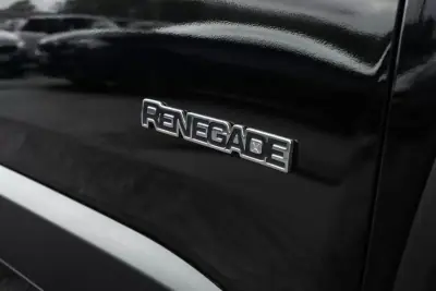 Jeep Renegade 2020 - 18500 EUR, 99000 km - AUTO.MOTO.pt - 99000km - foto 4 de 31