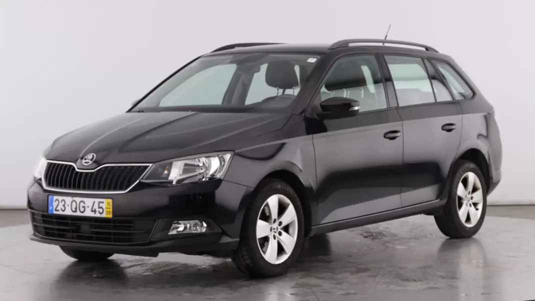 Skoda Fabia Break 2015 - 10600 EUR, 57021 km - AUTO.MOTO.pt - 57021km - foto 1 de 6
