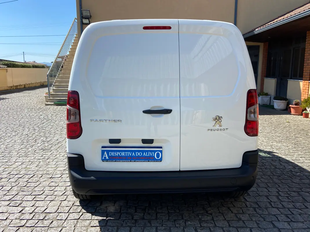 Peugeot Partner 1.6 BlueHdi 100cv Premium 2019 - 14980 EUR, 126882 km - AUTO.MOTO.pt - 126882km - foto 4 de 17