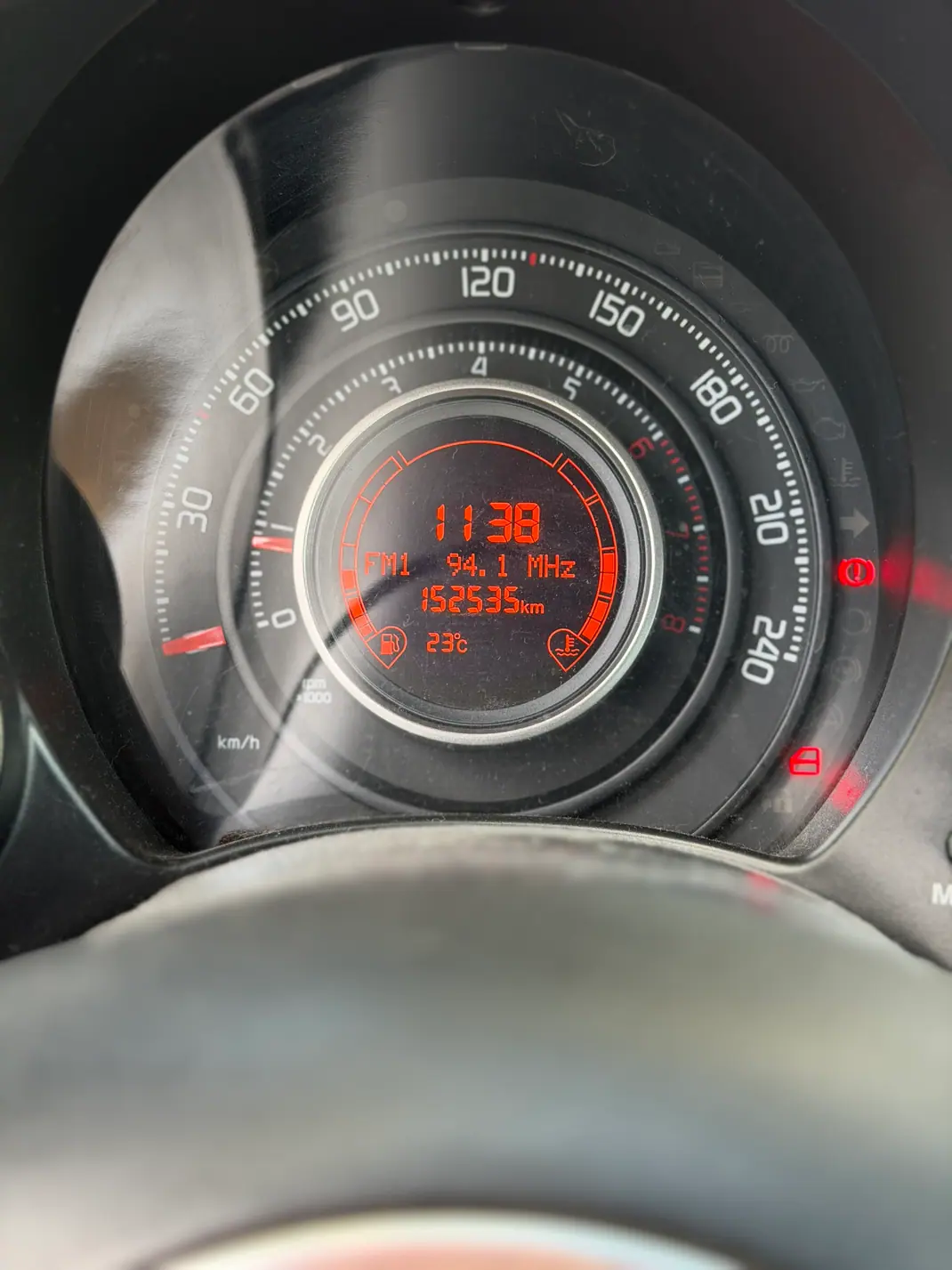 Abarth 500 2010 - 11500 EUR, 152535 km - AUTO.MOTO.pt - 152535km - foto 8 de 10