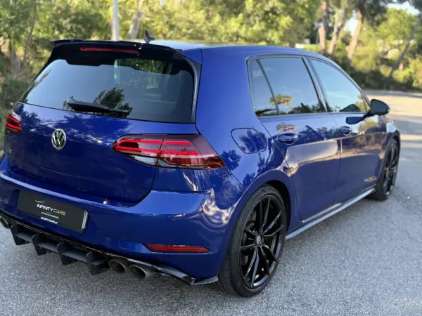 Volkswagen Golf 2018 - 35999 EUR, 80000 km - AUTO.MOTO.pt - 80000km - foto 11 de 23