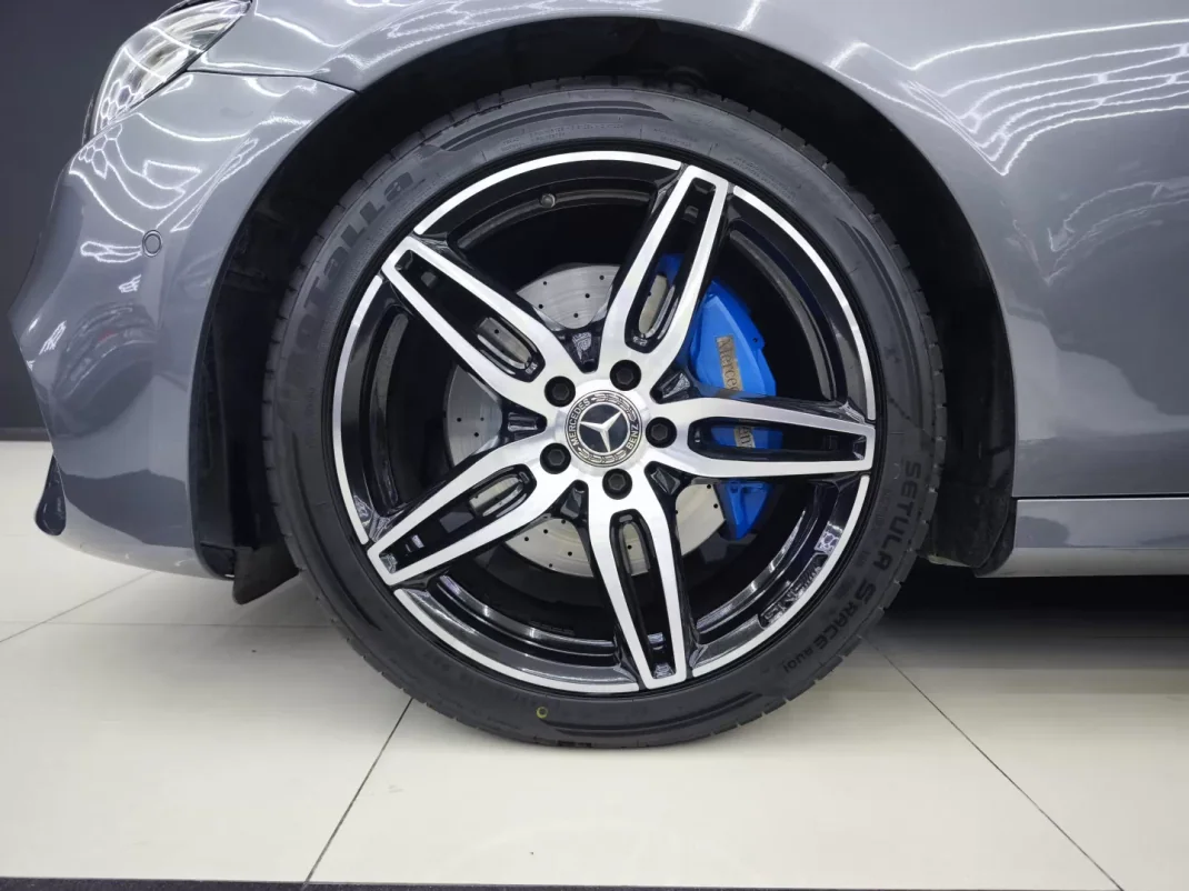 Mercedes-Benz E 220 2018 - 32950 EUR, 118099 km - AUTO.MOTO.pt - 118099km - foto 20 de 48