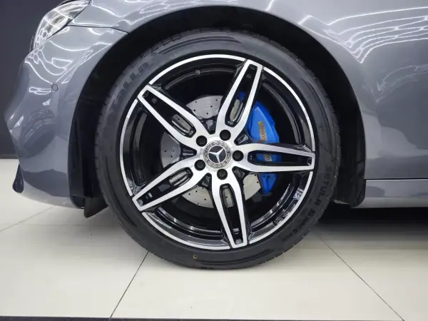 Mercedes-Benz E 220 2018 - 32950 EUR, 118099 km - AUTO.MOTO.pt - 118099km - foto 20 de 48