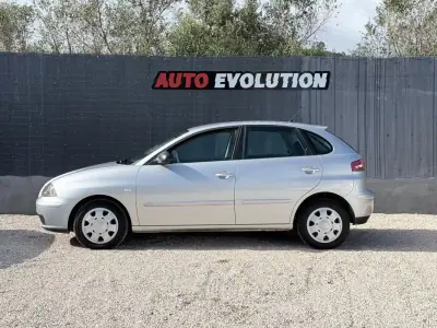 SEAT Ibiza 2003 - 3750 EUR, 219900 km - AUTO.MOTO.pt - 219900km - foto 2 de 13
