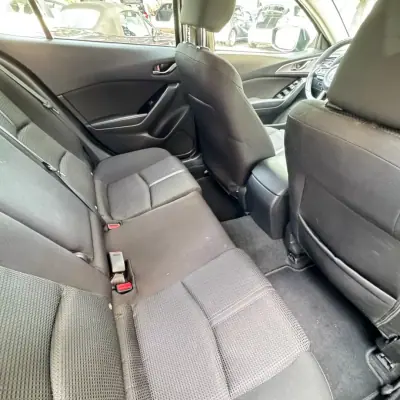 Mazda 3 2017 - 9750 EUR, 193000 km - AUTO.MOTO.pt - 193000km - foto 12 de 12