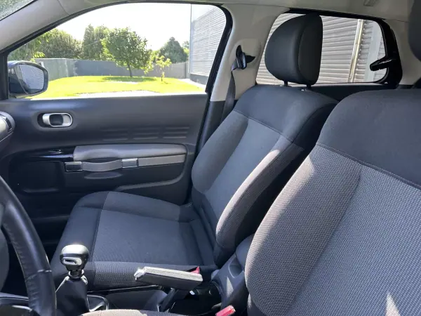 Citroën C4 Cactus 2018 - 11900 EUR, 180000 km - AUTO.MOTO.pt - 180000km - foto 30 de 47