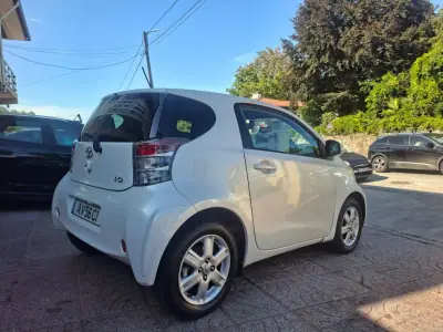 Toyota iQ 2009 - 7900 EUR, 156884 km - 156884km - foto 6 de 27