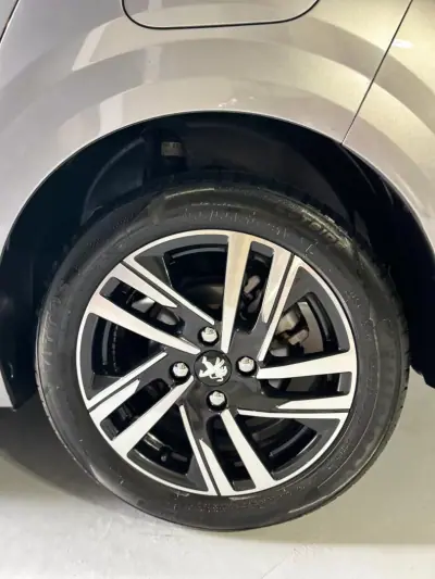 Peugeot 208 2020 - 13900 EUR, 160000 km - AUTO.MOTO.pt - 160000km - foto 10 de 35