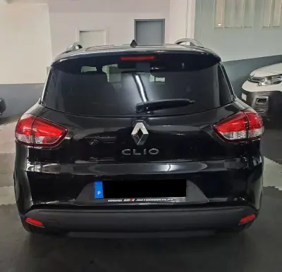 Renault Clio Sport Tourer 2020 - 9990 EUR, 120000 km - AUTO.MOTO.pt - 120000km - foto 5 de 22