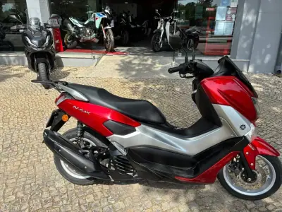 Yamaha NMAX 2016 - 2350 EUR, 7993 km - AUTO.MOTO.pt - 7993km - foto 1 de 11