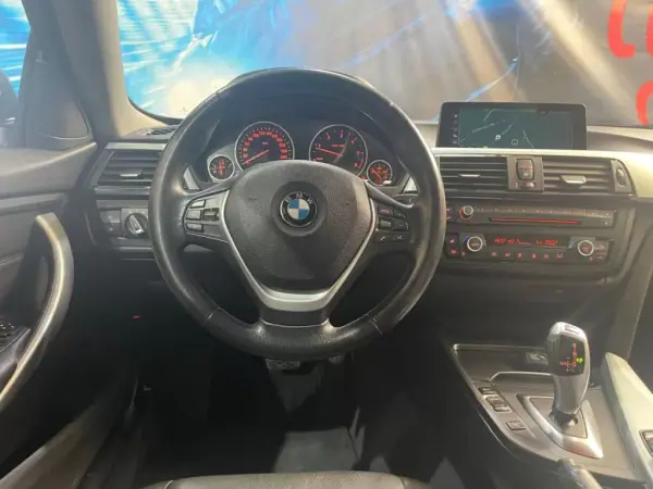 BMW 420 Gran Coupé 2016 - 21999 EUR, 160000 km - AUTO.MOTO.pt - 160000km - foto 33 de 54