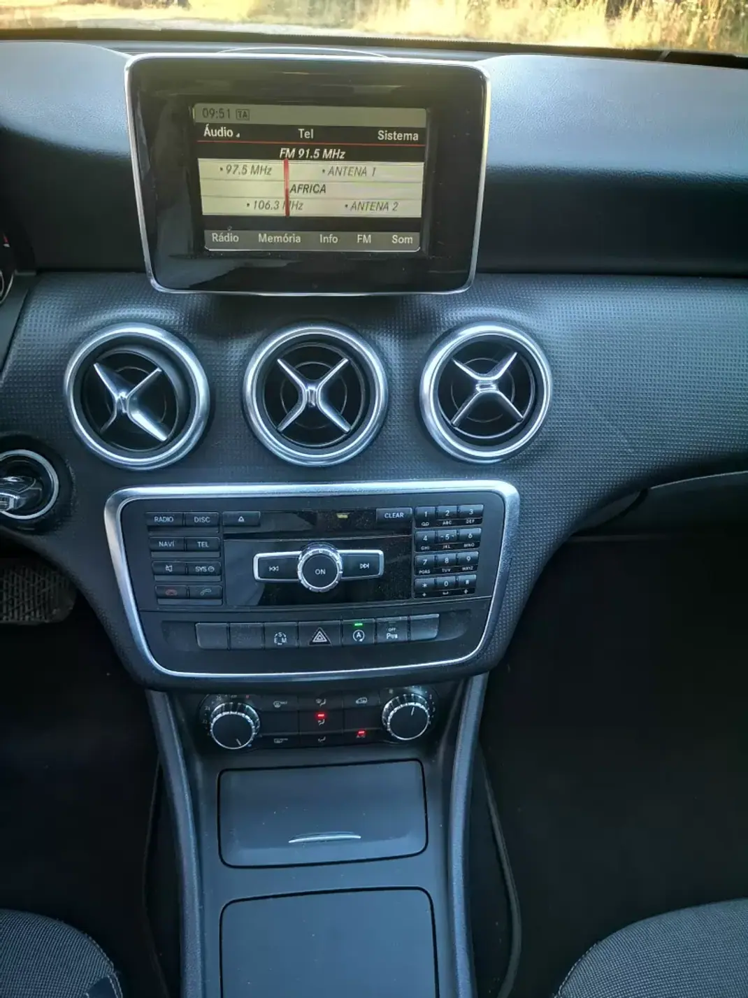 Mercedes-Benz A 180 2015 - 12950 EUR, 218000 km - 218000km - foto 18 de 23