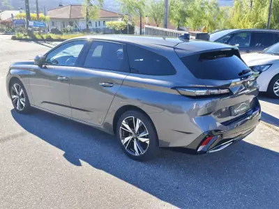 Peugeot 308 2022 - 19500 EUR, 130000 km - AUTO.MOTO.pt - 130000km - foto 11 de 37