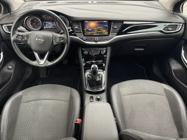 Opel Astra Sports Tourer 2018 - 12990 EUR, 162850 km - AUTO.MOTO.pt - 162850km - foto 9 de 23