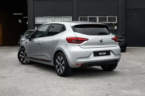 Renault Clio 2021 - 12999 EUR, 105800 km - AUTO.MOTO.pt - 105800km - foto 7 de 24