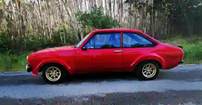 Ford Escort 1976 - 27900 EUR, 125000 km - AUTO.MOTO.pt - 125000km - foto 4 de 15