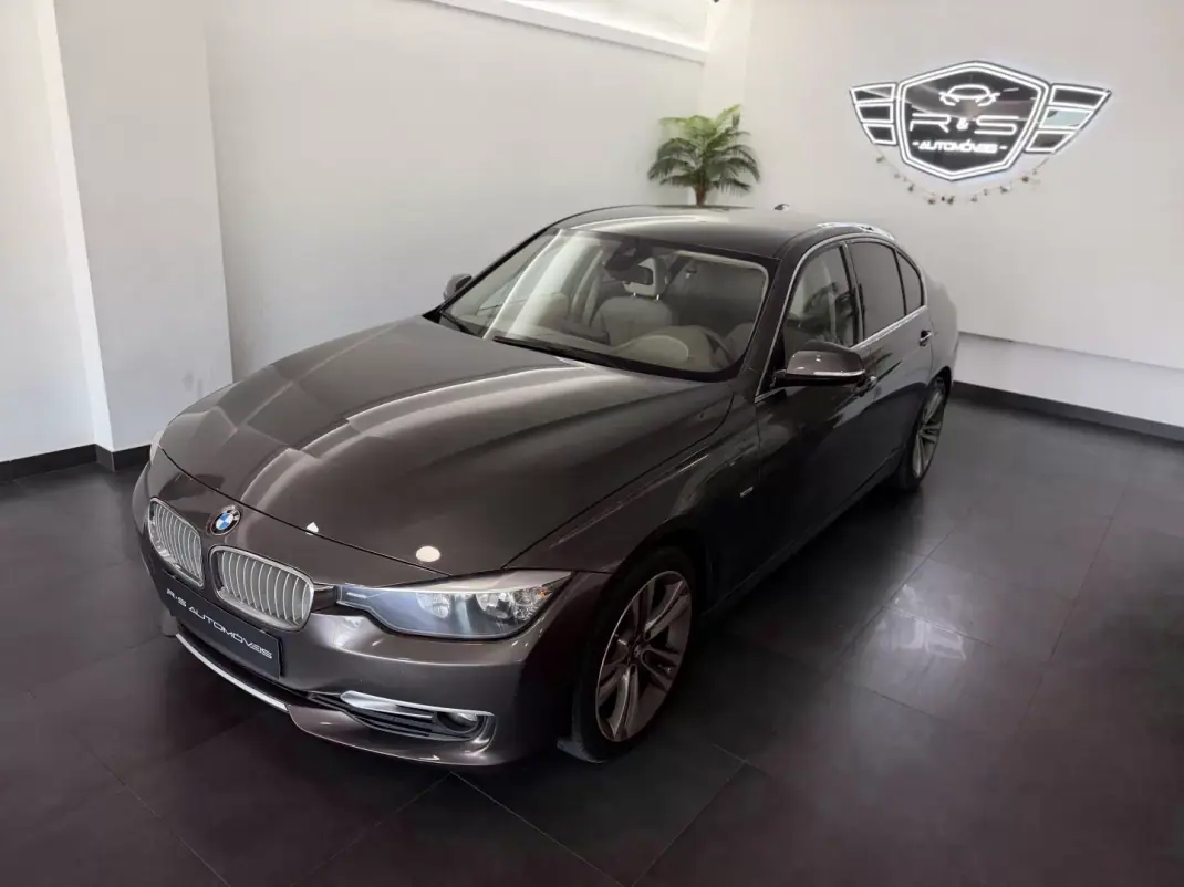 BMW 318 2013 - 15990 EUR, 138000 km - AUTO.MOTO.pt - 138000km - foto 1 de 8