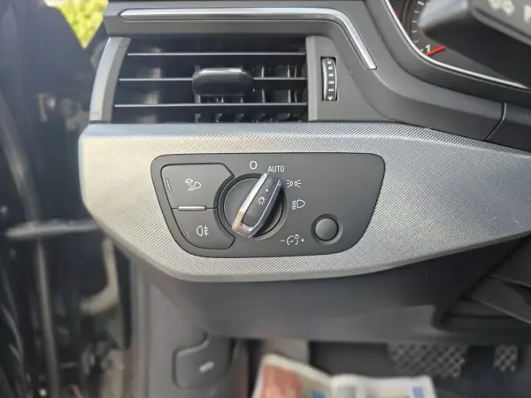 Audi A4 Avant 2019 - 23990 EUR, 79500 km - 79500km - foto 28 de 46
