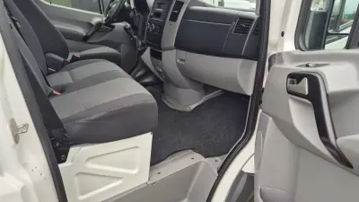 VW Crafter 35 2.0 TDi 136 CT Longa BlueMotion 2015 - 19900 EUR, 193603 km - AUTO.MOTO.pt - 193603km - foto 8 de 18