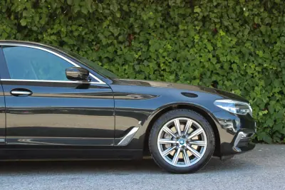 BMW 530e 2018 - 23900 EUR, 145900 km - AUTO.MOTO.pt - 145900km - foto 9 de 18