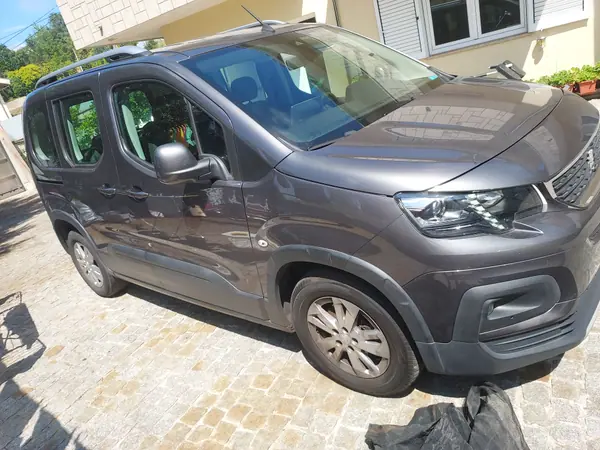 Peugeot Rifter 2020 - 18500 EUR, 125000 km - AUTO.MOTO.pt - 125000km - foto 4 de 14