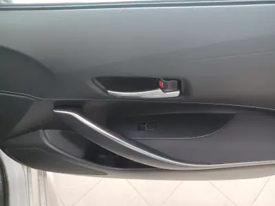 Toyota Corolla 2019 - 18390 EUR, 81211 km - AUTO.MOTO.pt - 81211km - foto 21 de 33