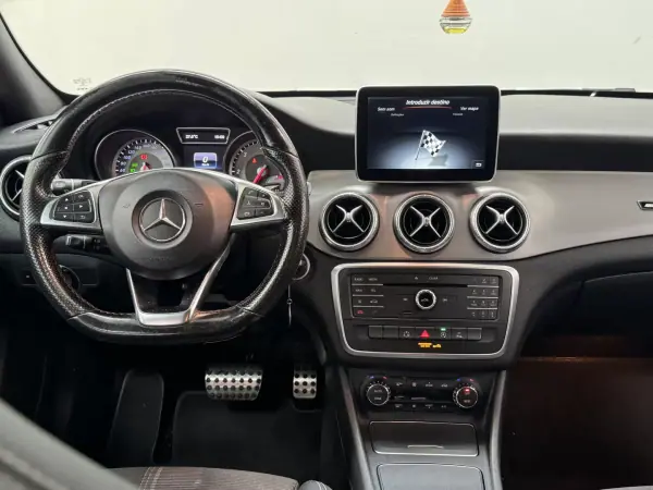 Mercedes-Benz CLA 200 2015 - 21990 EUR, 72000 km - AUTO.MOTO.pt - 72000km - foto 21 de 27