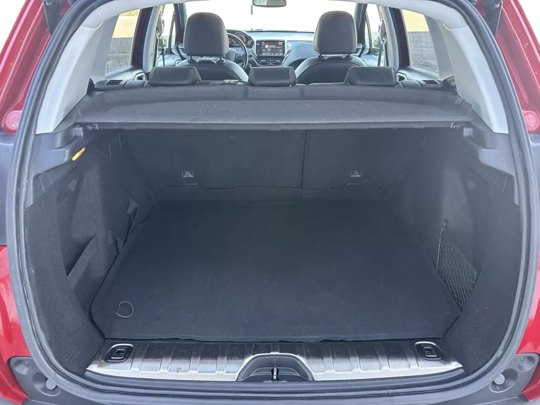 Peugeot 2008 2019 - 13990 EUR, 146000 km - AUTO.MOTO.pt - 146000km - foto 15 de 22