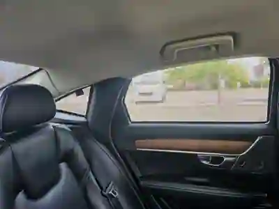 Volvo S90 2018 - 30000 EUR, 85000 km - AUTO.MOTO.pt - 85000km - foto 13 de 13