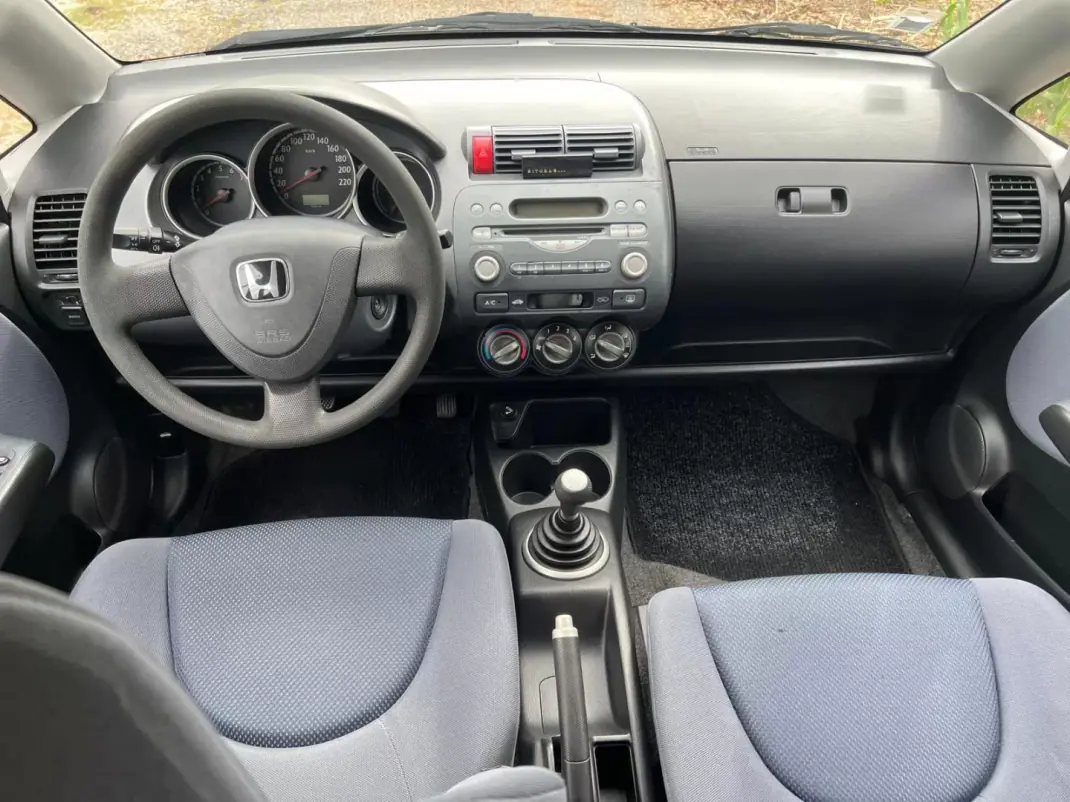 Honda Jazz 2003 - 4750 EUR, 263508 km - AUTO.MOTO.pt - 263508km - foto 15 de 29