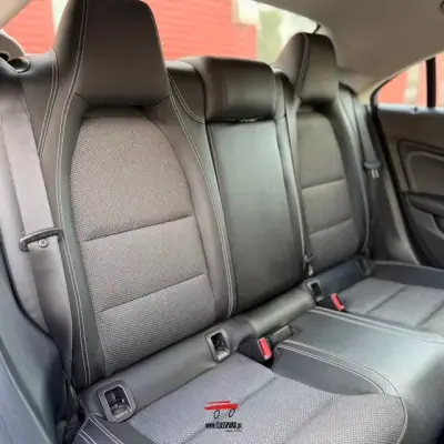 Mercedes-Benz CLA 180 2015 - 17500 EUR, 184000 km - AUTO.MOTO.pt - 184000km - foto 19 de 22