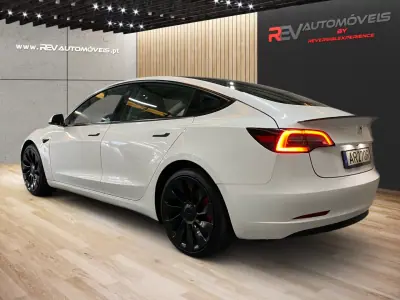 Tesla Model 3 2022 - 35950 EUR, 86200 km - AUTO.MOTO.pt - 86200km - foto 4 de 19