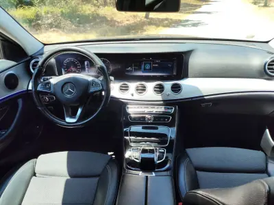 Mercedes-Benz E 350 2016 - 24900 EUR, 179677 km - AUTO.MOTO.pt - 179677km - foto 16 de 21