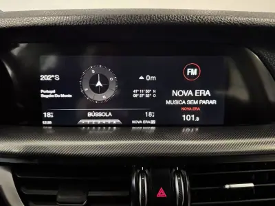 Alfa Romeo Stelvio 2017 - 22900 EUR, 215900 km - AUTO.MOTO.pt - 215900km - foto 54 de 60